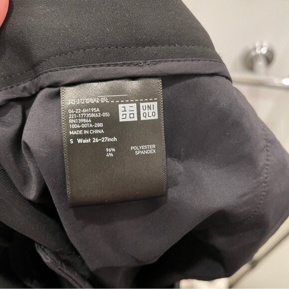 Uniqlo Drape Tapered Ankle Length Pants - Picture 4 of 5